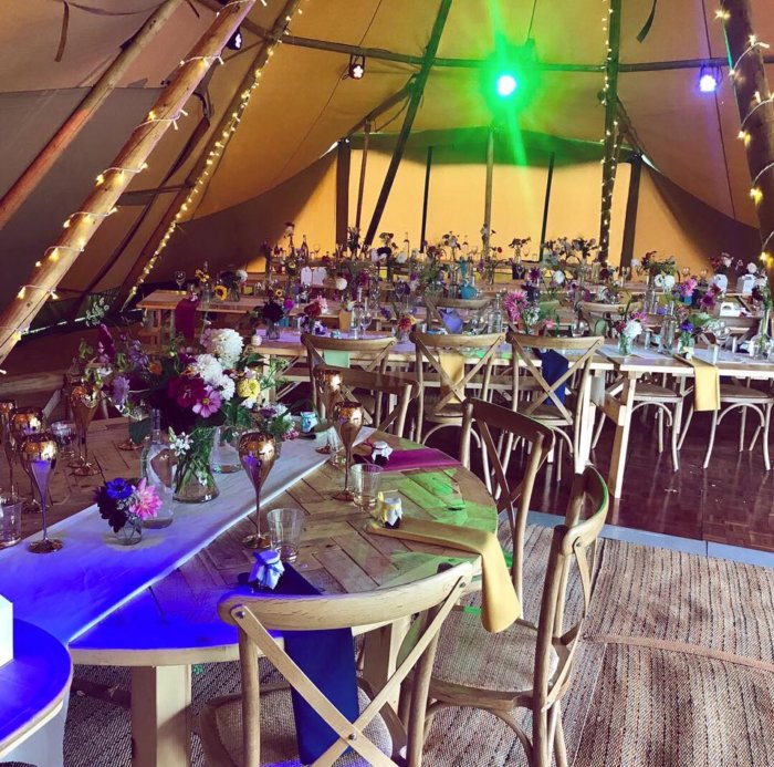 Rustic wooden furniture – our exclusive collection of tables and chairs